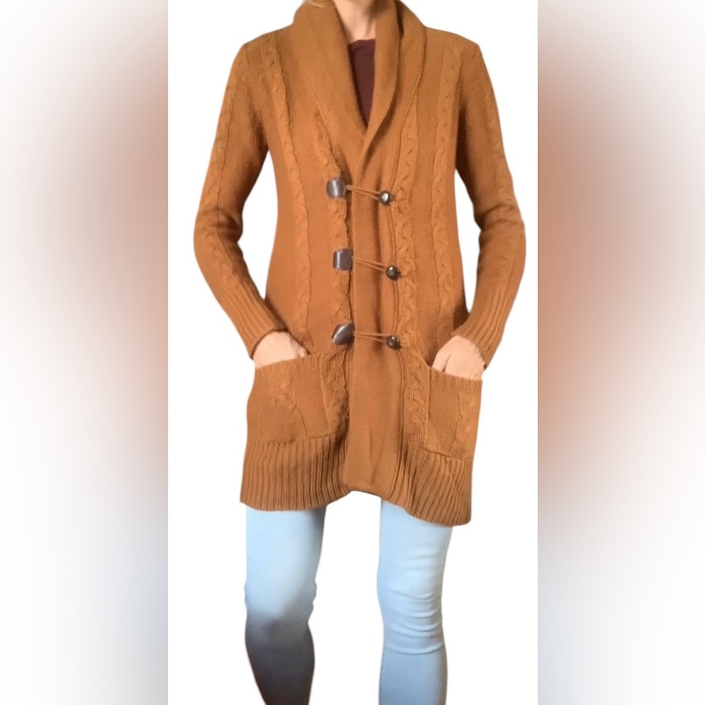 Women’s gold Vero Moda toggle buttoned cardigan, cable knit, size medium